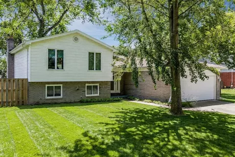 403 Lexington, Saline, MI 48176