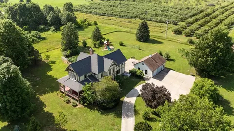 42304 W Red Arrow, Paw Paw, MI 49079