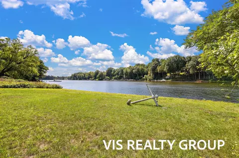 Exterior - 7265 S Walker, Spring Lake, MI 49456 photo 5 of 27