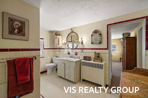 Bath - 7265 S Walker, Spring Lake, MI 49456 photo 5 of 8
