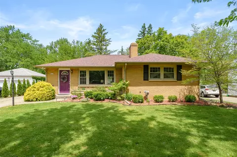 917 Roseland, Kalamazoo, MI 49001