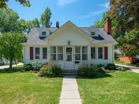 1322 Homecrest, Kalamazoo, MI 49001