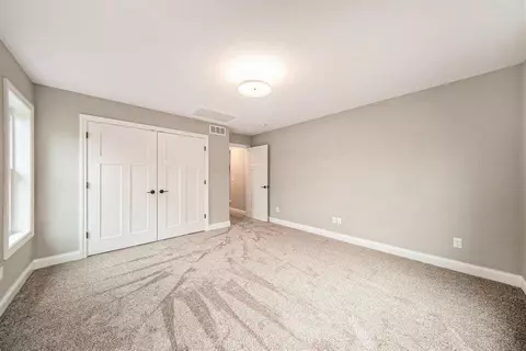 Bedroom - 5182 Grande Vw, Jackson, MI 49201 photo 3 of 5