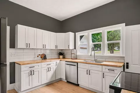 Kitchen - 716 S Broas, Belding, MI 48809 photo 1 of 2