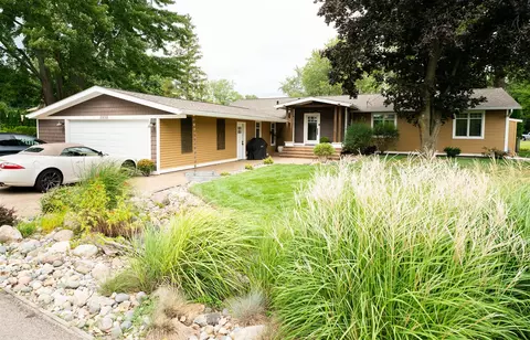 2939 Indian, Pinckney, MI 48169