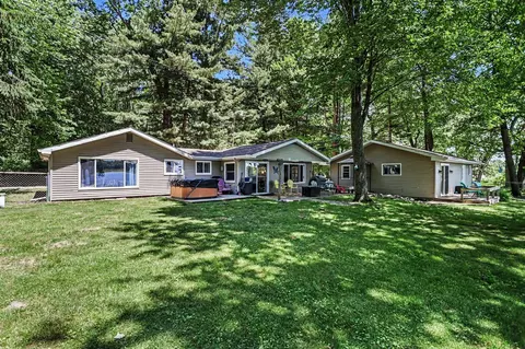 301 Cotton Lk, Battle Creek, MI 49014