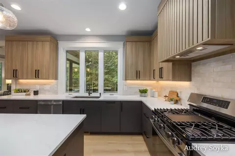 Kitchen - 8234 Cascade, Ada, MI 49301 photo 2 of 4