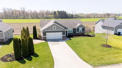 11682 Olive Lk, West Olive, MI 49460
