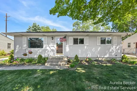 3414 Perry, Wyoming, MI 49519