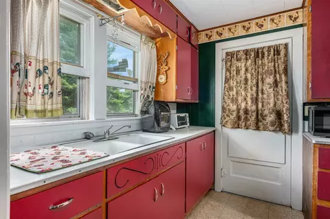 Kitchen - 14450 Wing, Bellevue, MI 49021 photo 2 of 2