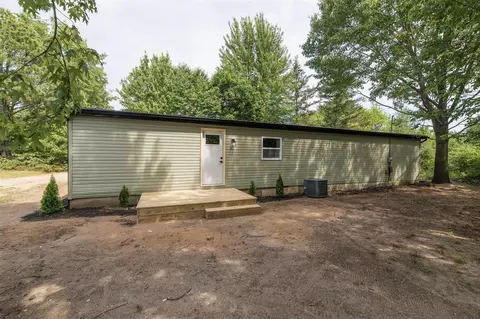 Exterior - 205 Knott, Niles, MI 49120 photo 8 of 9
