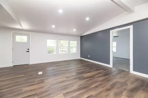 Living - 205 Knott, Niles, MI 49120 photo 5 of 9