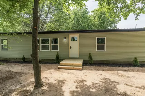 Exterior - 205 Knott, Niles, MI 49120 photo 7 of 9