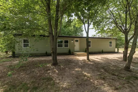 Exterior - 205 Knott, Niles, MI 49120 photo 4 of 9