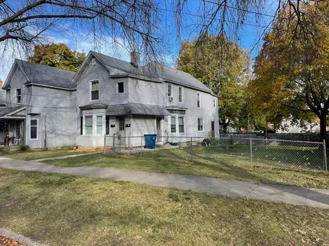 820 Mcreynolds, Grand Rapids, MI 49504