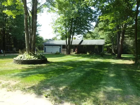 3725 Strand, Muskegon, MI 49445