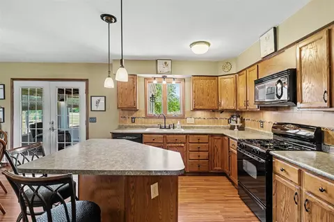 Kitchen - 20221 Partello, Marshall, MI 49068 photo 3 of 4