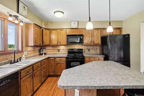 Kitchen - 20221 Partello, Marshall, MI 49068 photo 2 of 4