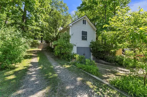 6330 Oakdale, Brighton, MI 48116