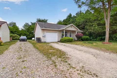 Exterior - 12938 Kelley, Brooklyn, MI 49230 photo 5 of 7