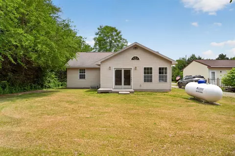 Exterior - 12938 Kelley, Brooklyn, MI 49230 photo 4 of 7