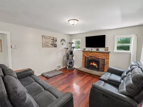 Living - 6375 Benton, Jackson, MI 49201 photo 1 of 1