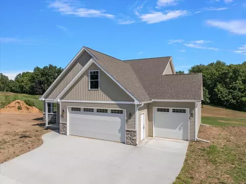 Exterior - 237 Markus Gln, Plainwell, MI 49080 photo 3 of 11