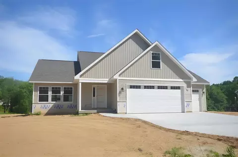237 Markus Gln, Plainwell, MI 49080