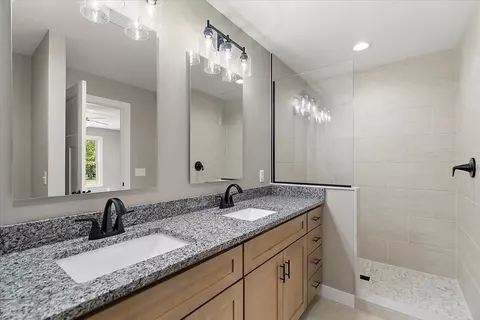 Bath - 237 Markus Gln, Plainwell, MI 49080 photo 1 of 4