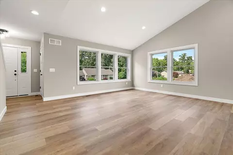 Living - 237 Markus Gln, Plainwell, MI 49080 photo 7 of 7