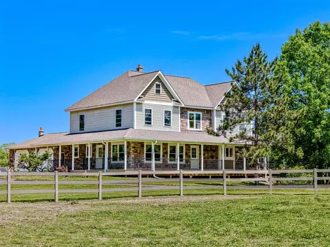 7300 W Kinsel, Vermontville, MI 49096