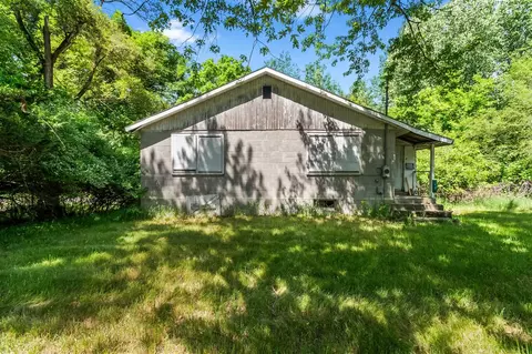 10 S Wolcott, Hillsdale, MI 49242