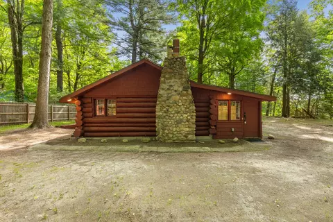 Exterior - 1464 E Gardner, Newaygo, MI 49337 photo 2 of 12