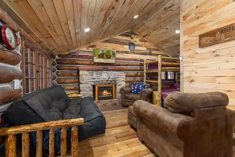 Living - 1464 E Gardner, Newaygo, MI 49337 photo 1 of 4