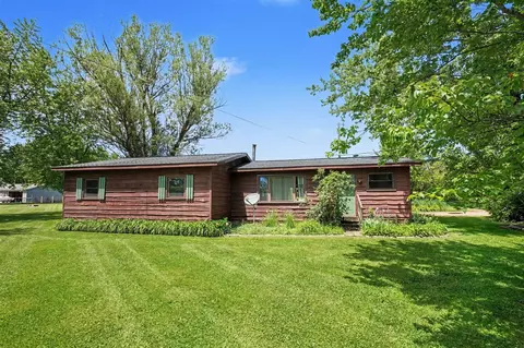 47920 42nd, Paw Paw, MI 49079