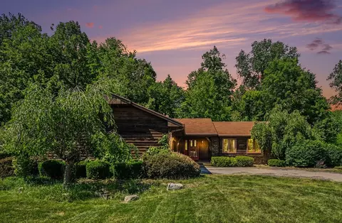 2085 Jamestown, Grand Rapids, MI 49508