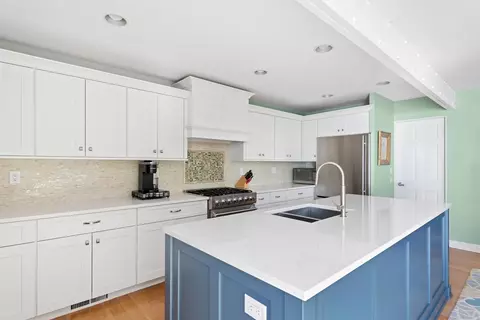 Kitchen - 40808 Wilderness Dunes, Covert, MI 49043 photo 1 of 5