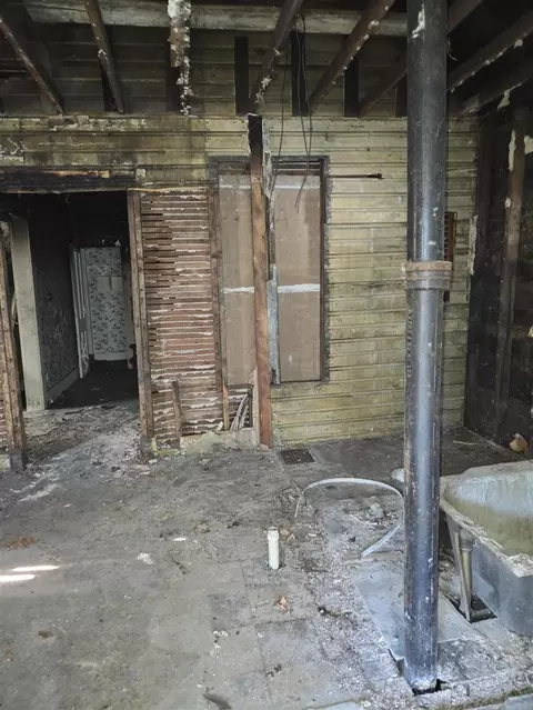 Bath - 404 Mcomber, Dowagiac, MI 49047 photo 1 of 1