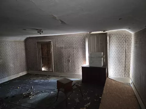 Bedroom - 404 Mcomber, Dowagiac, MI 49047 photo 3 of 3