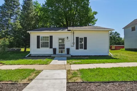 209 S S Riv, Evart, MI 49631
