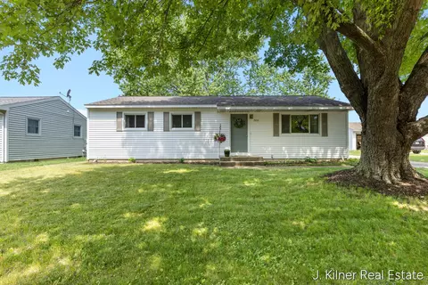 1500 Carol Lynne, Lowell, MI 49331