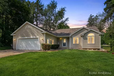 1683 Pinehill, Hastings, MI 49058