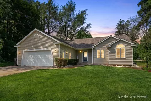 1683 Pinehill, Hastings, MI 49058