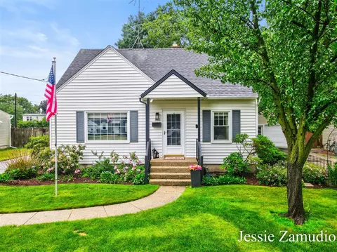 860 40th, Wyoming, MI 49509