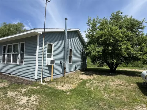 Exterior - 1952 W 16, Mesick, MI 49668 photo 8 of 16
