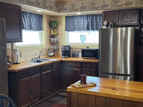 Kitchen - 1952 W 16, Mesick, MI 49668 photo 2 of 2