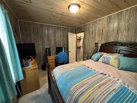 Bedroom - 1952 W 16, Mesick, MI 49668 photo 4 of 5