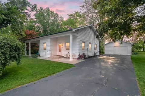 205 Sassafras, Coloma, MI 49038