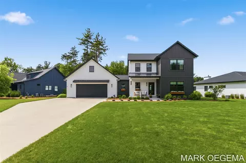 2721 Pinehill, Holland, MI 49424