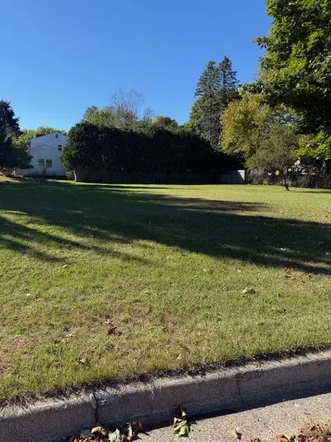 1936 W Kilgore, Kalamazoo, MI 49008